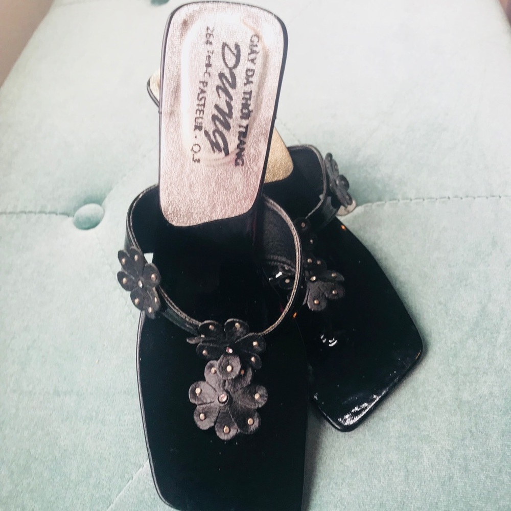 Shoes - Picture 2 of 4